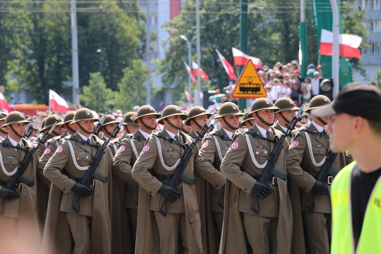 Katowice. Defilada "Wierni Polsce"