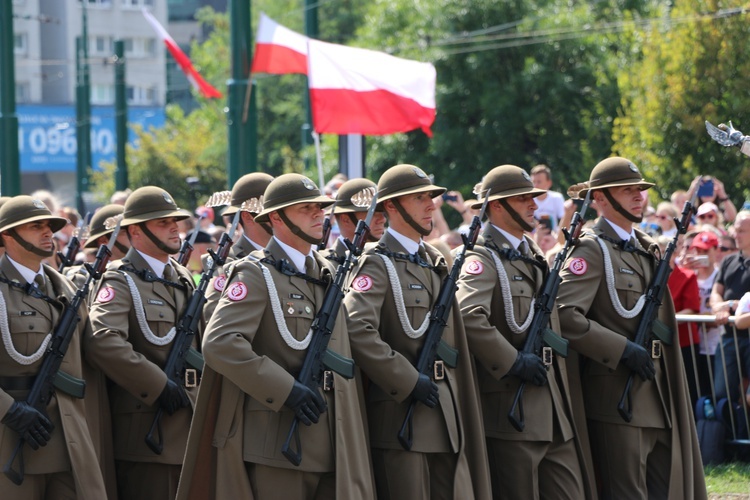 Katowice. Defilada "Wierni Polsce"