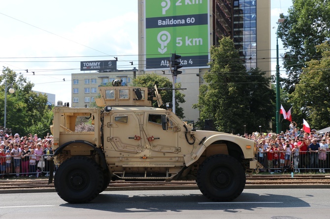 Katowice. Defilada "Wierni Polsce"