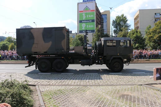 Katowice. Defilada "Wierni Polsce"