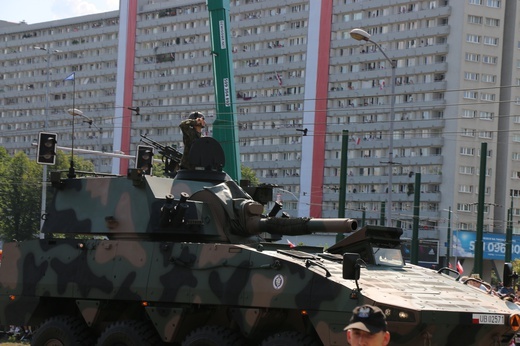 Katowice. Defilada "Wierni Polsce"