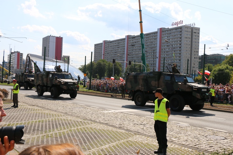 Katowice. Defilada "Wierni Polsce"