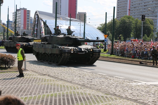 Katowice. Defilada "Wierni Polsce"