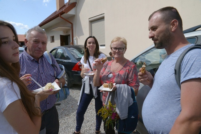 Pielgrzymka na odpust do podradomskich Jarosławic