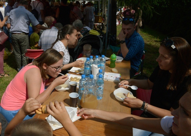 Pielgrzymka na odpust do podradomskich Jarosławic