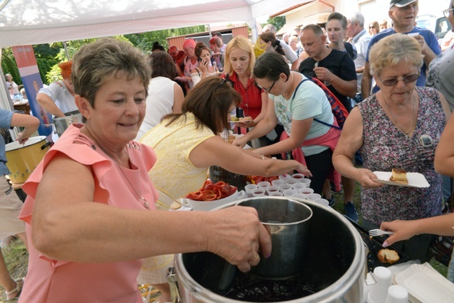 Pielgrzymka na odpust do podradomskich Jarosławic