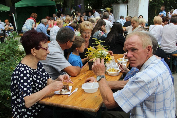 Głębowice - piknik parafialny i konkurs na "Bukiet ziela"