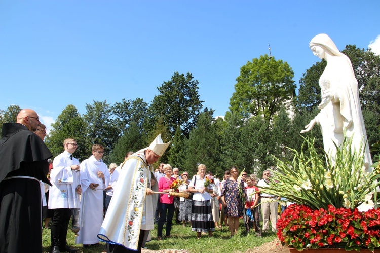 Uroczystość Wniebowzięcia NMP i piknik wojskowy w Rychwałdzie