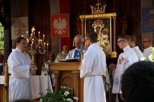 Uroczystość Wniebowzięcia NMP i piknik wojskowy w Rychwałdzie