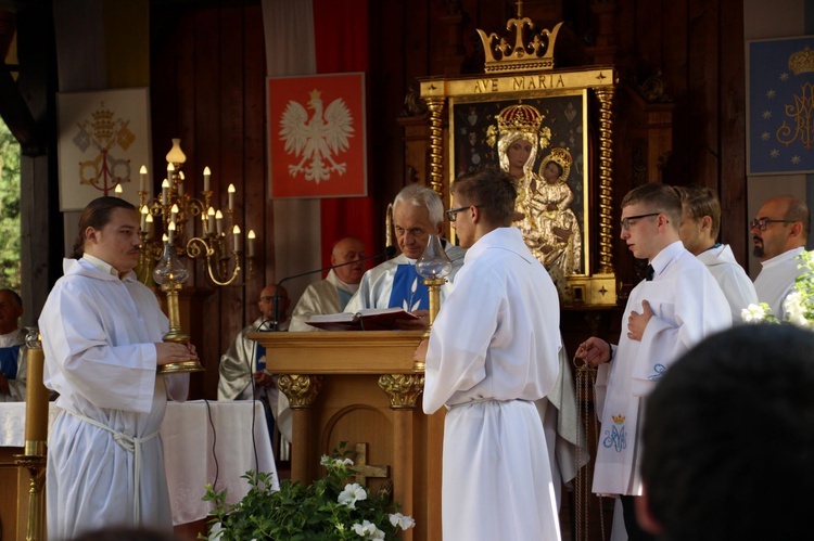 Uroczystość Wniebowzięcia NMP i piknik wojskowy w Rychwałdzie