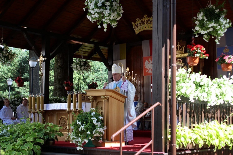 Uroczystość Wniebowzięcia NMP i piknik wojskowy w Rychwałdzie