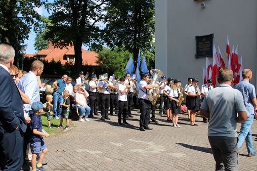 Uroczystość Wniebowzięcia NMP i piknik wojskowy w Rychwałdzie