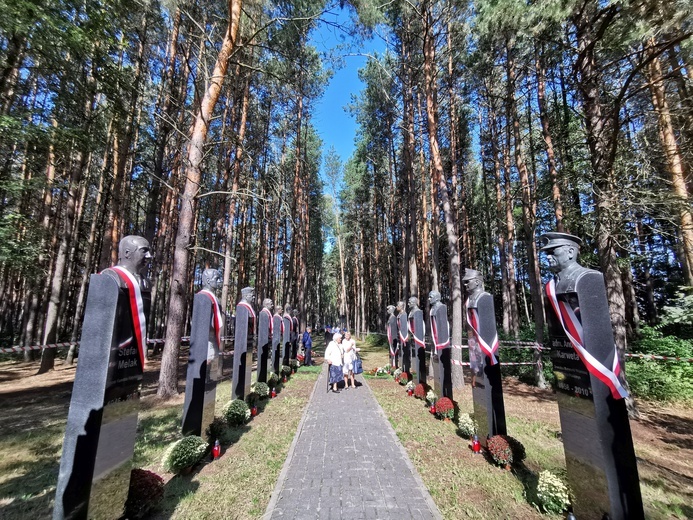 Polana Dębów Pamięci