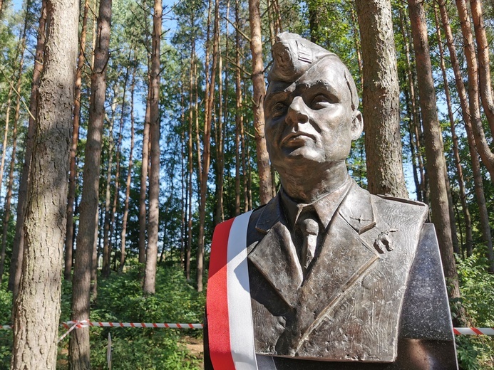Polana Dębów Pamięci
