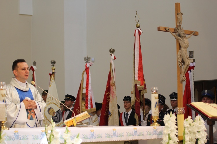 Mszy św. przewodniczył i homilię wygłosił ks. płk Piotr Majka.