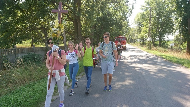 Pierwsza parafialna pielgrzymka z Boguszyc do Brzezinki