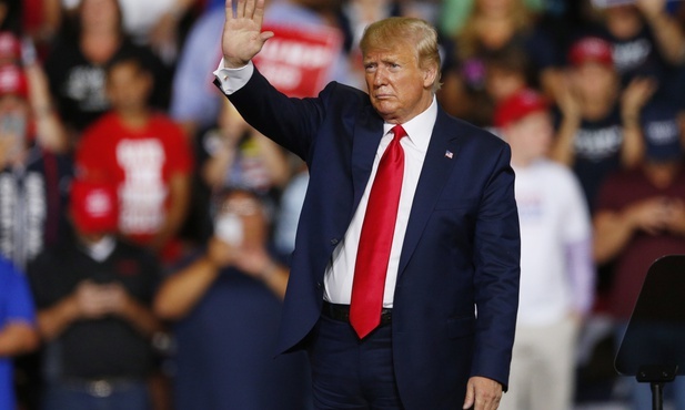 Trump: Czy mnie kochacie, czy nienawidzicie, musicie na mnie głosować