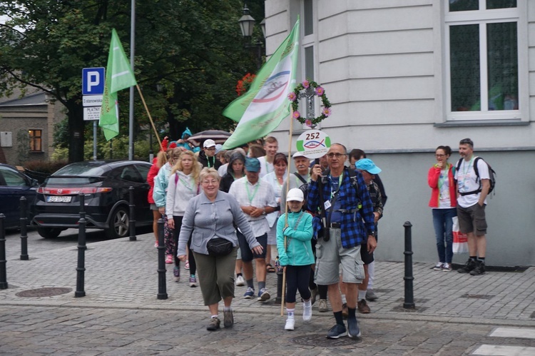 Ślubowane pielgrzymki z Sośnicy i Gliwic na Górę Świętej Anny