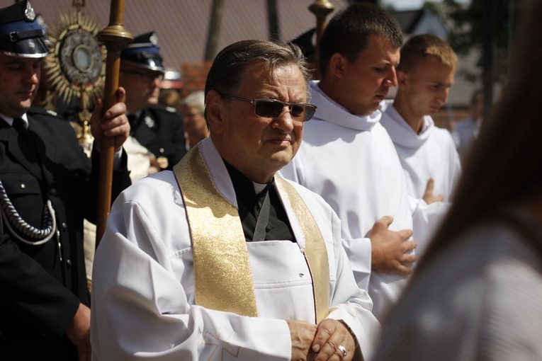 XVII Festyn Rodzinny w Bąkowie Górnym - Msza św.