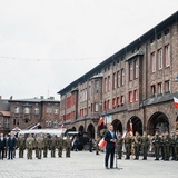 Przysięga śląskich terytorialsów na Nikiszowcu