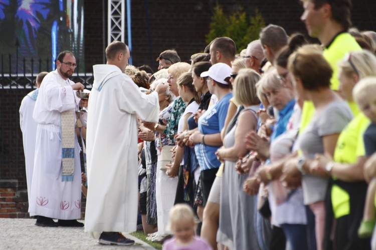 Pielgrzymka na Jasną Górę u celu - cz. 1.