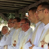 Siedmiu wspaniałych - księża, którzy celebrowali Mszę św. na Hali Boraczej.
