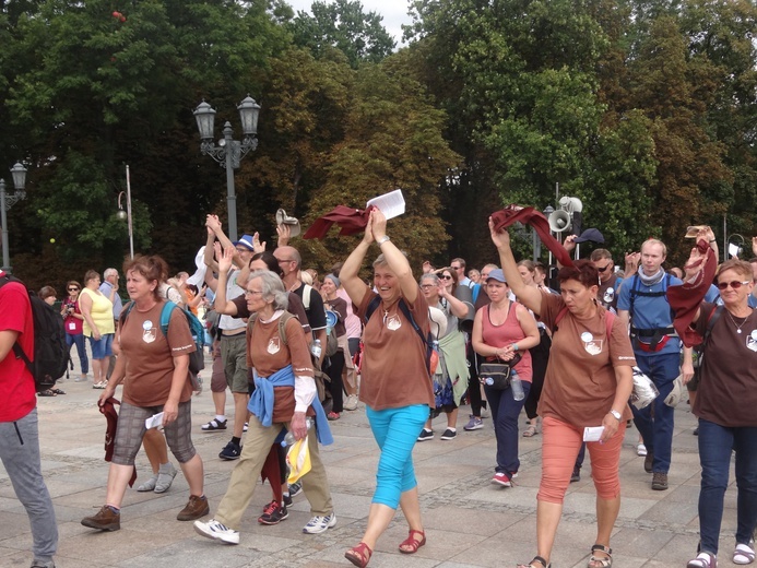 Pielgrzymka na Jasną Górę u celu - cz. 2.