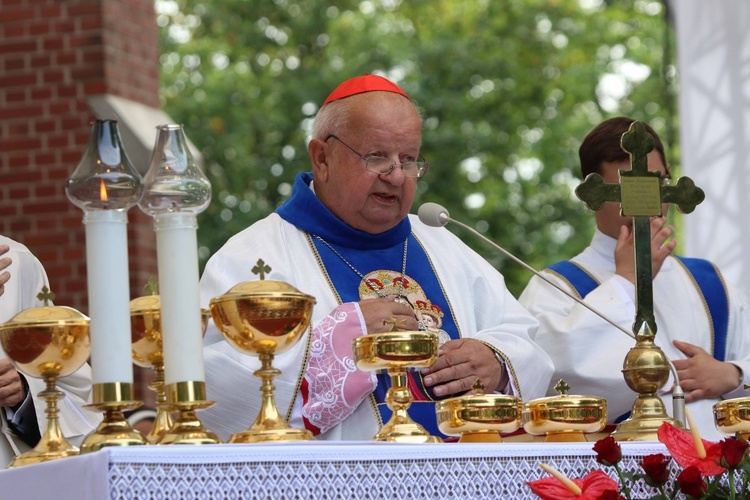 Piekarska pielgrzymka kobiet część 1.