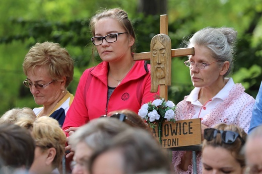 Piekarska pielgrzymka kobiet część 1.