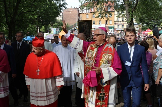 Piekarska pielgrzymka kobiet część 1.