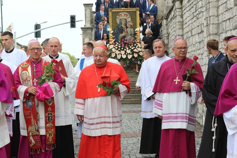 Piekarska pielgrzymka kobiet część 1.