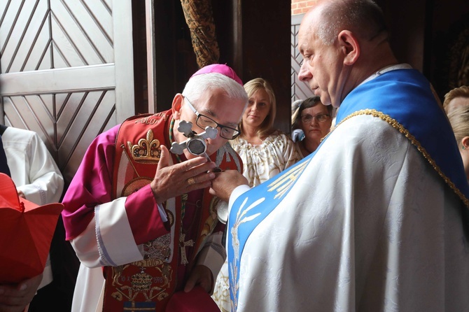 Piekarska pielgrzymka kobiet część 1.