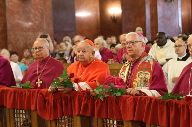 Piekarska pielgrzymka kobiet część 1.