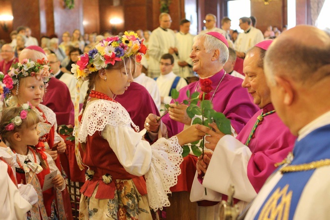 Piekarska pielgrzymka kobiet część 1.