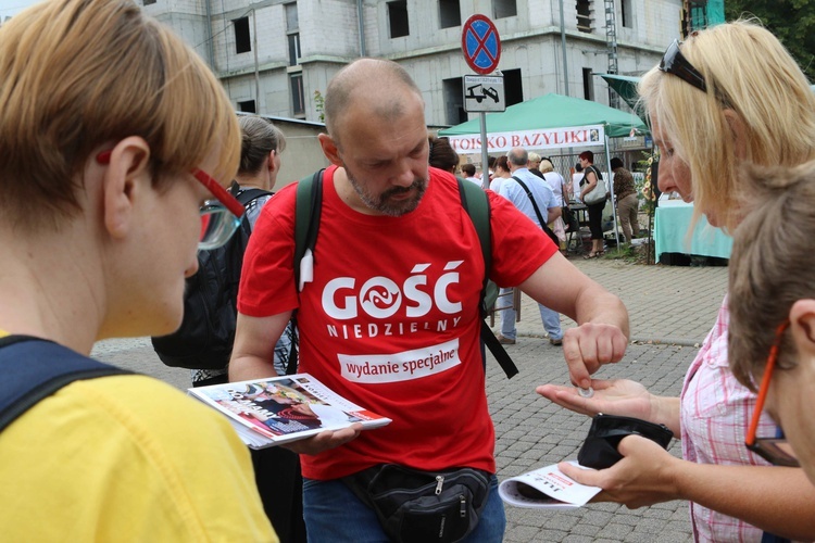 Piekarska pielgrzymka kobiet część 1.