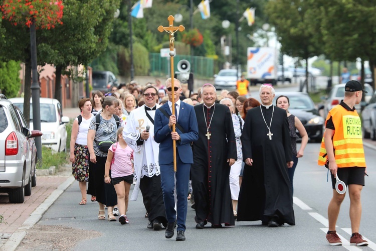 Piekarska pielgrzymka kobiet część 1.