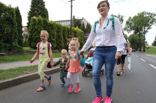 Piekarska pielgrzymka kobiet część 1.