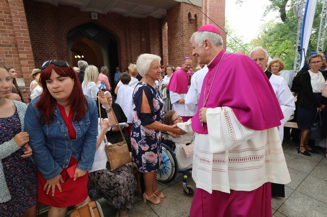 Piekarska pielgrzymka kobiet część 1.