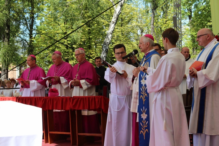 Piekarska pielgrzymka kobiet część 2.