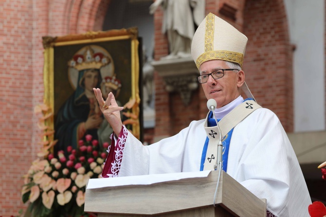 Piekarska pielgrzymka kobiet część 2.