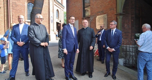 Premier Morawiecki odwiedził sanktuarium w Piekarach Śląskich