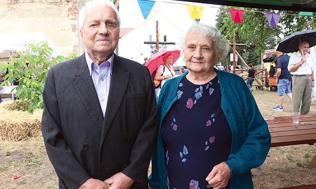 Wiara w Boga była i nadal jest dla nich bardzo ważna. Dzięki niej stworzyli trwałe małżeństwo.