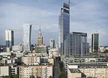 To będzie najwyższy wieżowiec w UE - już teraz pnie się w górę w centrum Warszawy