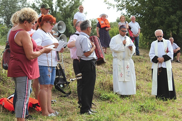 Piękno natury jeszcze bardziej zbliża do Boga – przekonują księża salezjanie, pomysłodawcy maryjnych zamyśleń  nad wiślanym brzegiem.