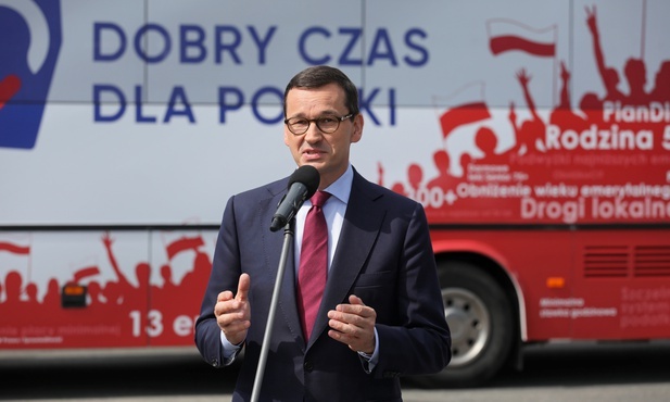 Premier zainaugurował kampanijny objazd kraju "PiS-busem"