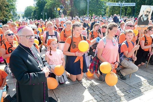 Na Jasnej Górze z pielgrzymami modlił się bp Andrzej Czaja.