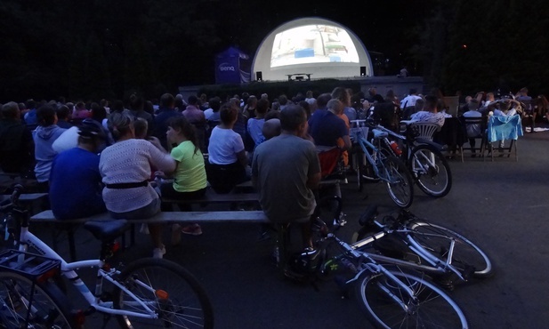 Tarnogórskie Kino Plenerowe. Gratka dla kinomaniaków