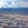 Niemcy – państwo uchodzące za „zielone” – nie potrafią poradzić sobie z odejściem od dewastującego środowisko węgla brunatnego.