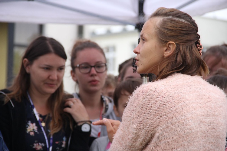 Msza św. w Miechowie i adoracja w Charsznicy (część A)