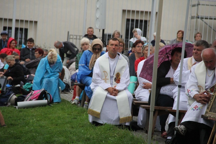 Msza św. w Miechowie i adoracja w Charsznicy (część A)